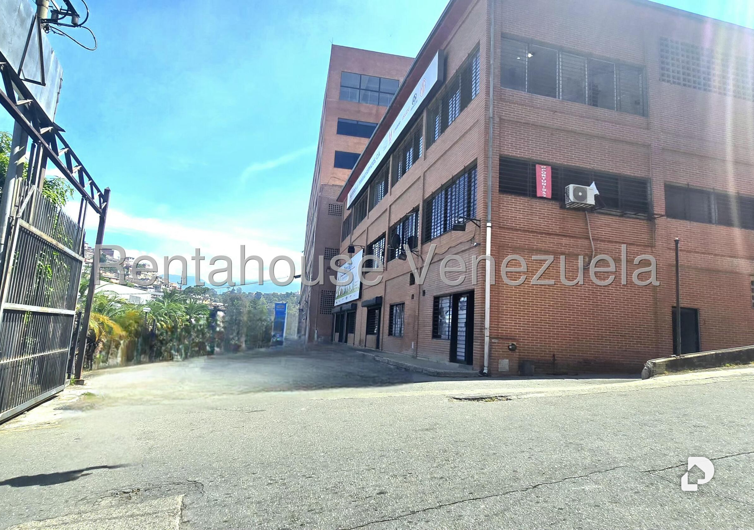 Local comercial en Piedra Azul, Caracas – 2