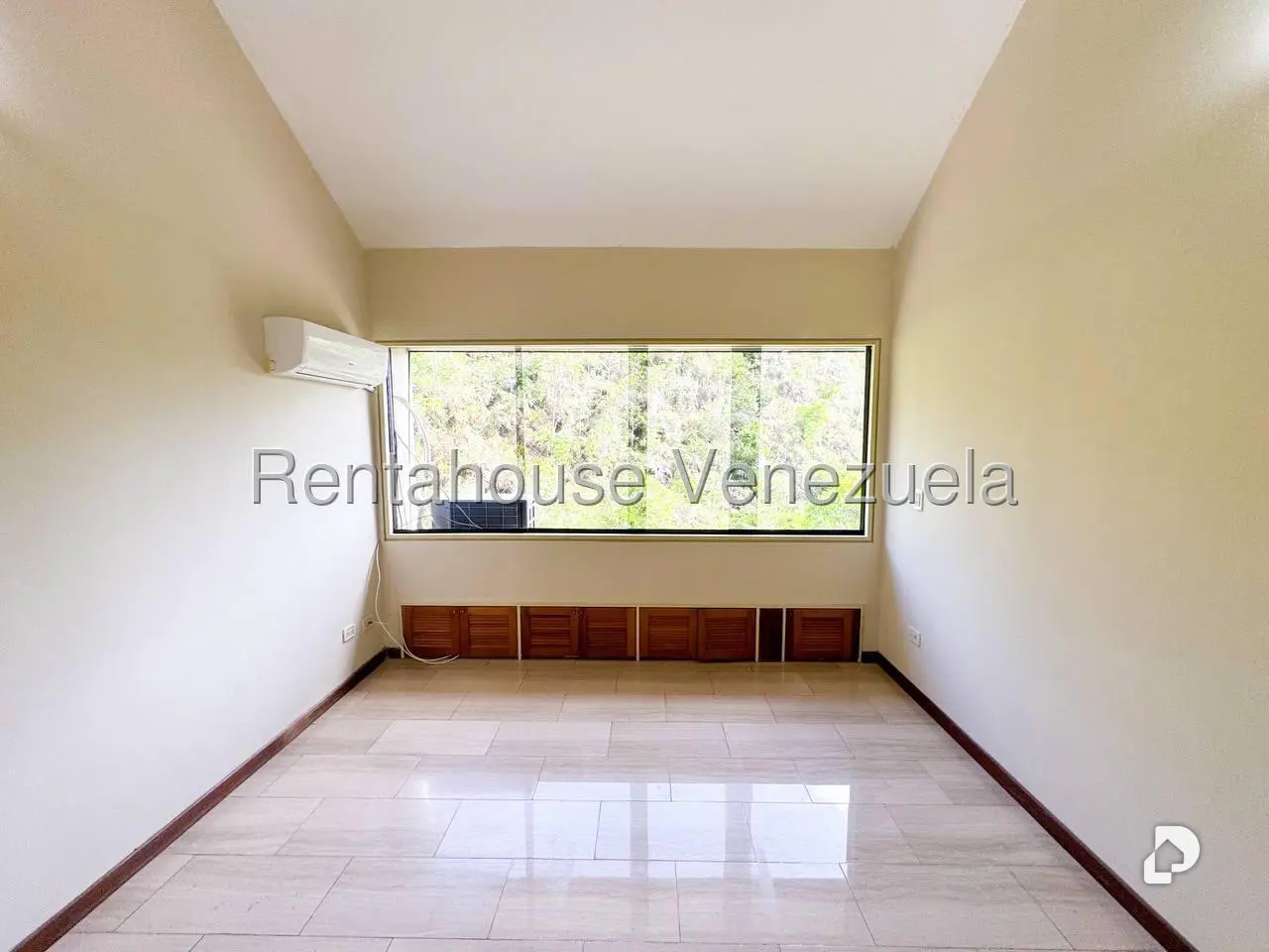 Apartamento en Lomas de La Lagunita, Caracas – 28