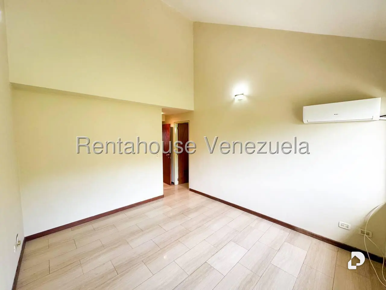 Apartamento en Lomas de La Lagunita, Caracas – 29