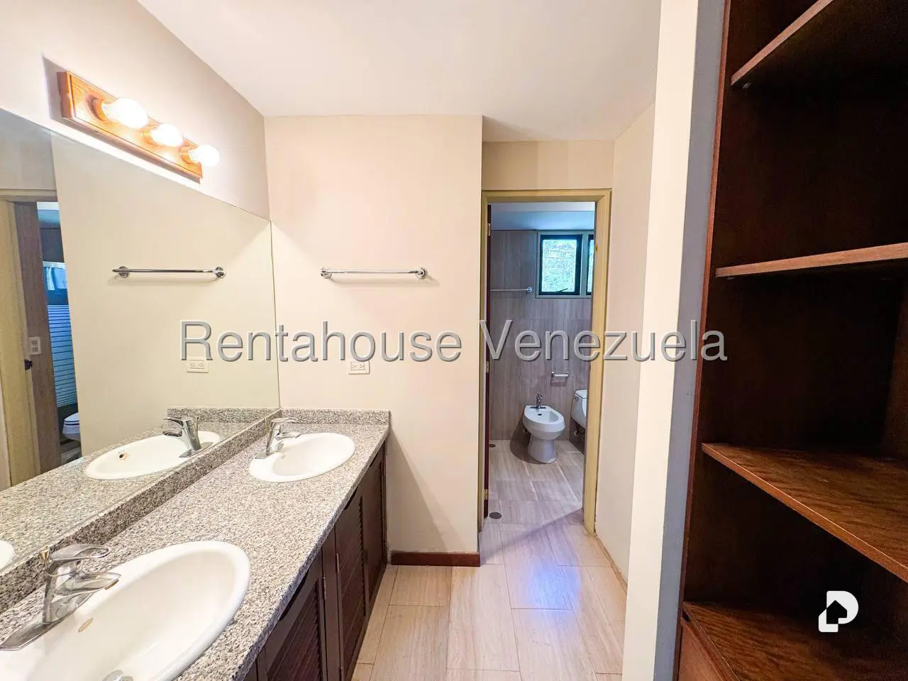 Apartamento en Lomas de La Lagunita, Caracas – 21