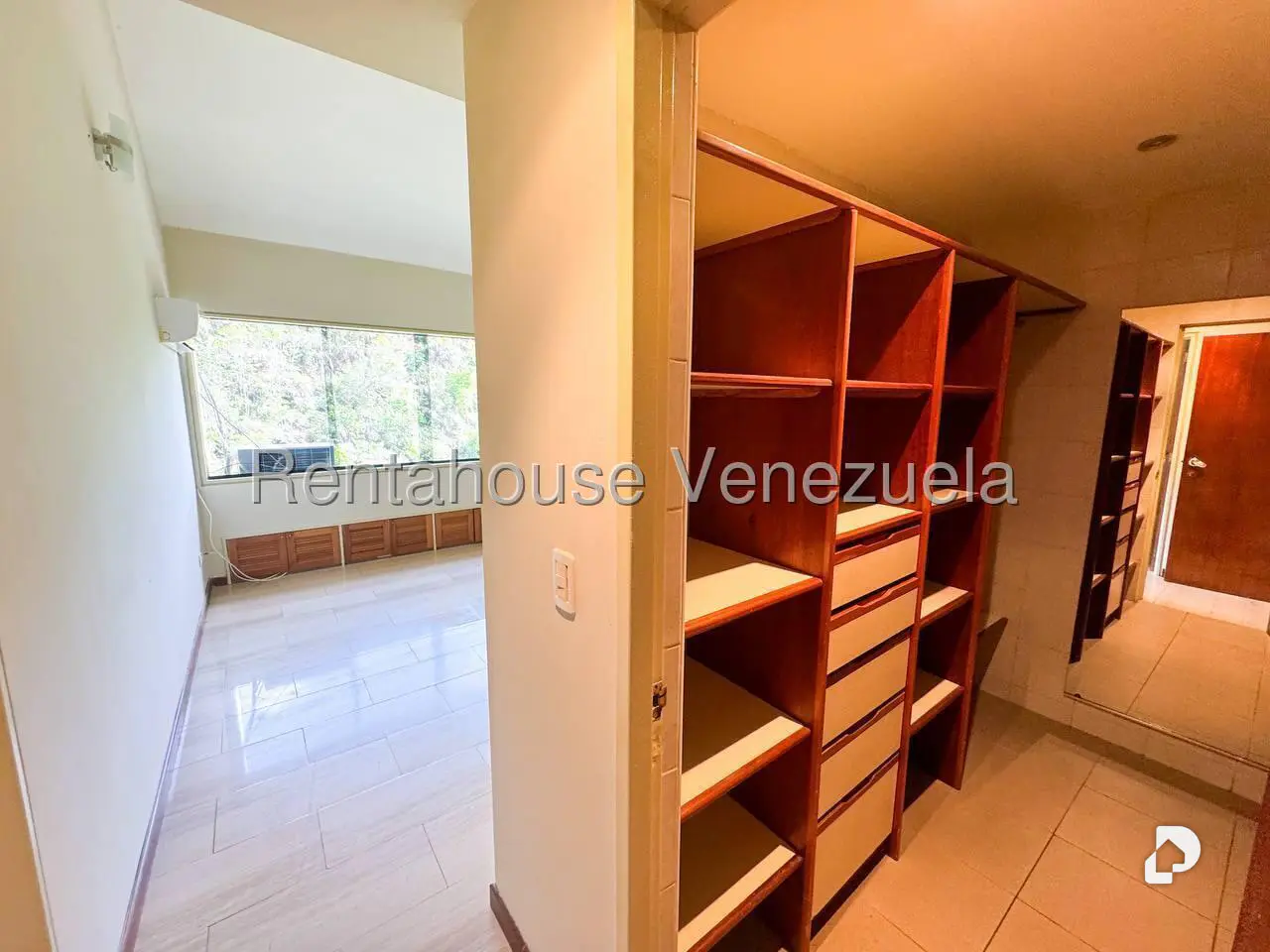 Apartamento en Lomas de La Lagunita, Caracas – 26