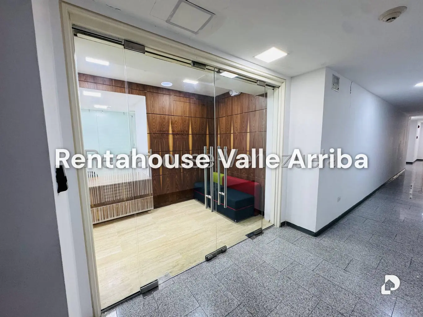 Office in Macaracuay, Caracas – 2
