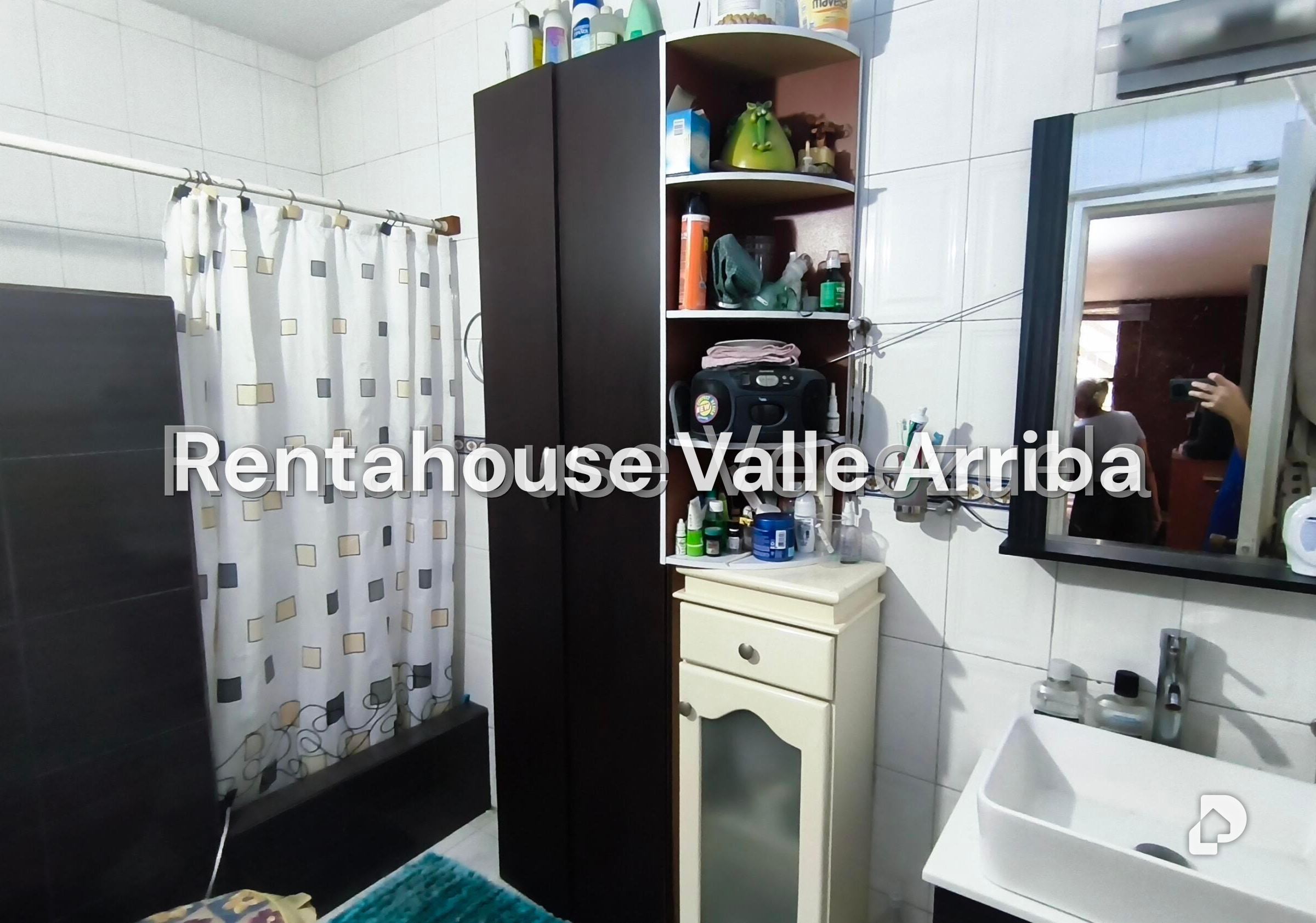 House in La California Sur, Caracas – 16