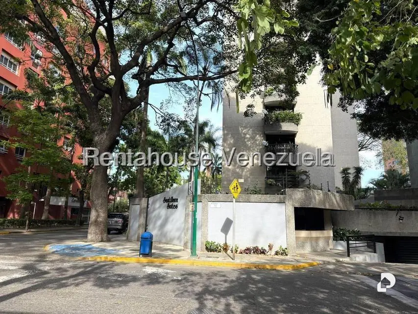 Apartamento en El Rosal, Caracas – 2