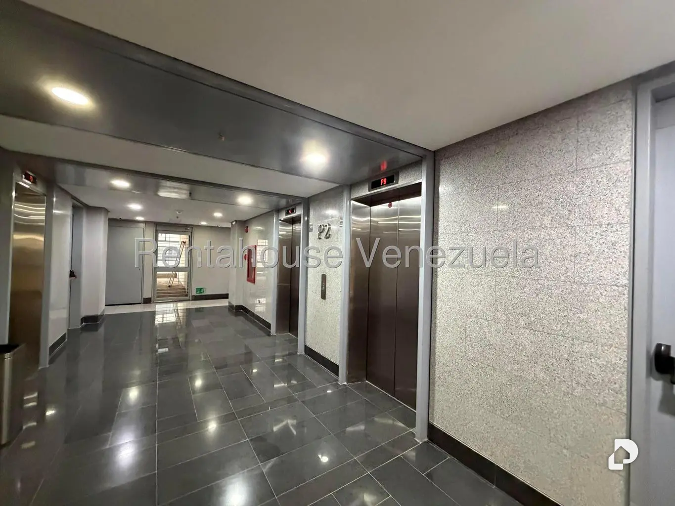 Oficina en La Lagunita Country Club, Caracas – 12
