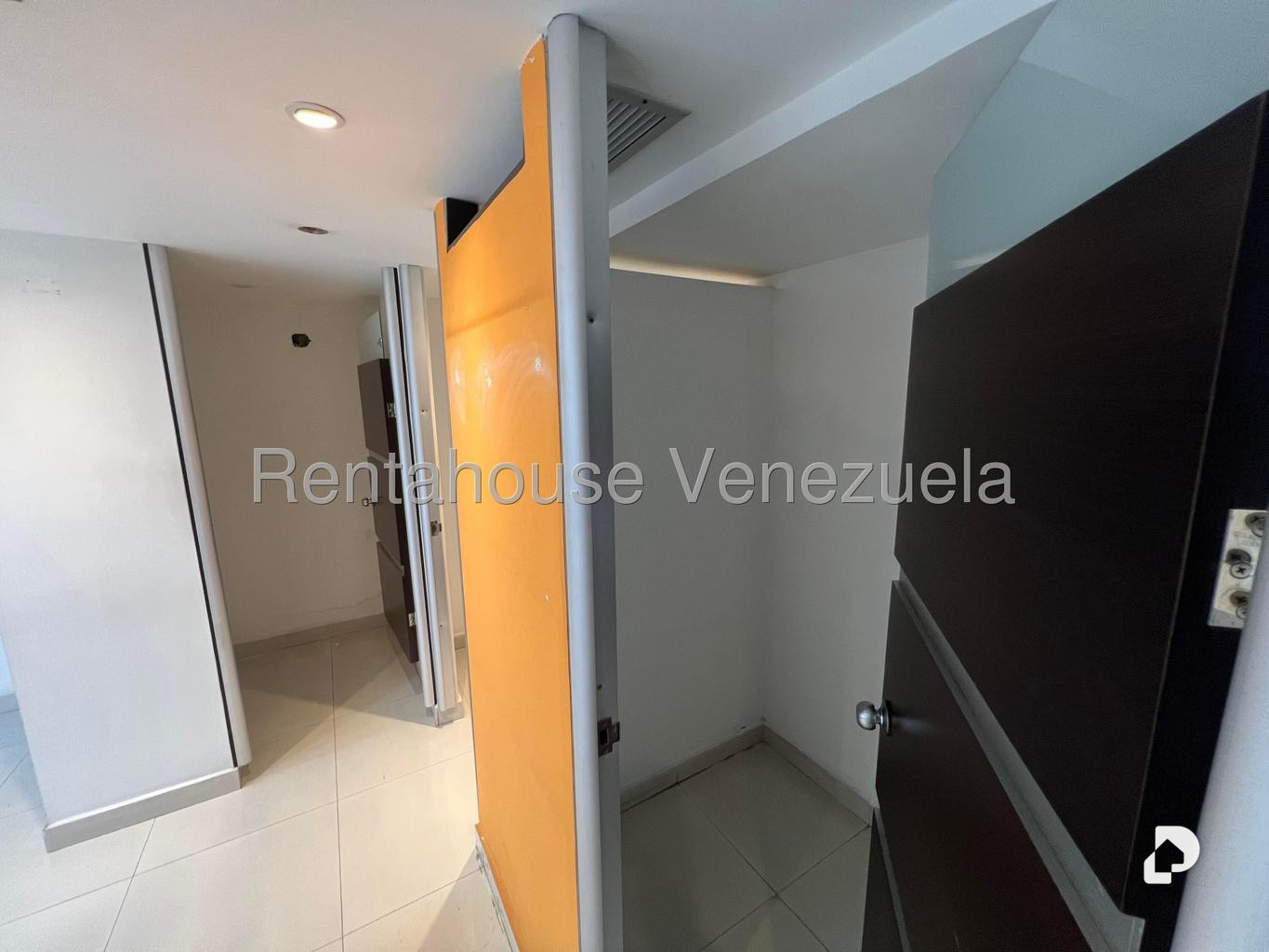 Commercial space in Las Mercedes, Caracas – 3