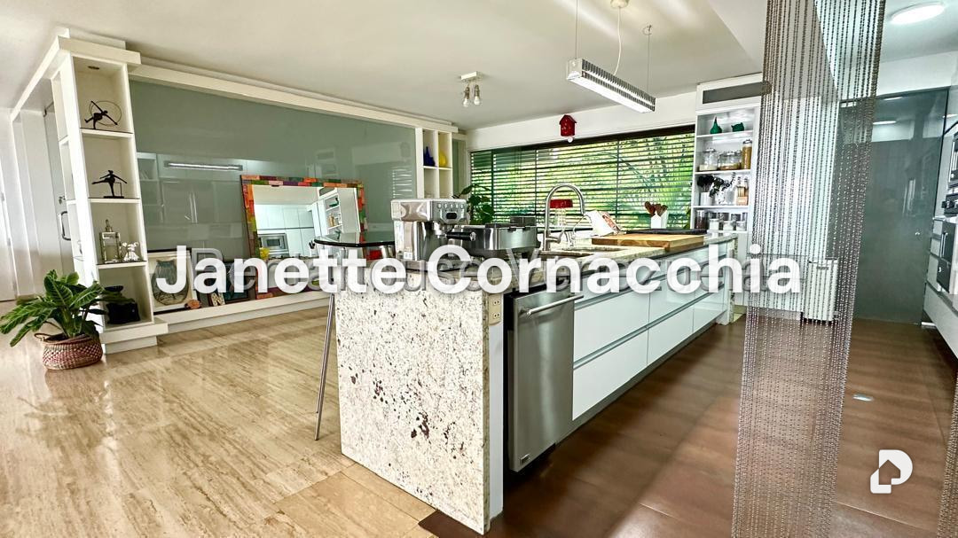 Apartamento en Altamira, Caracas – 2