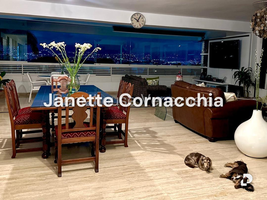 Apartamento en Altamira, Caracas – 11