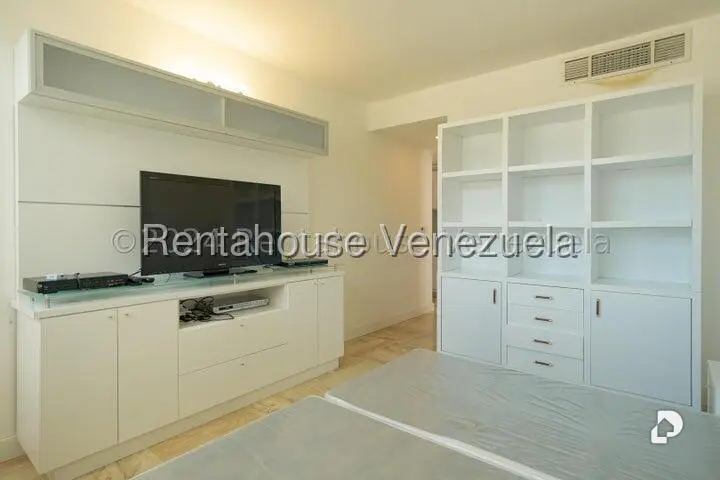 Apartamento en Lomas de Las Mercedes, Caracas – 30