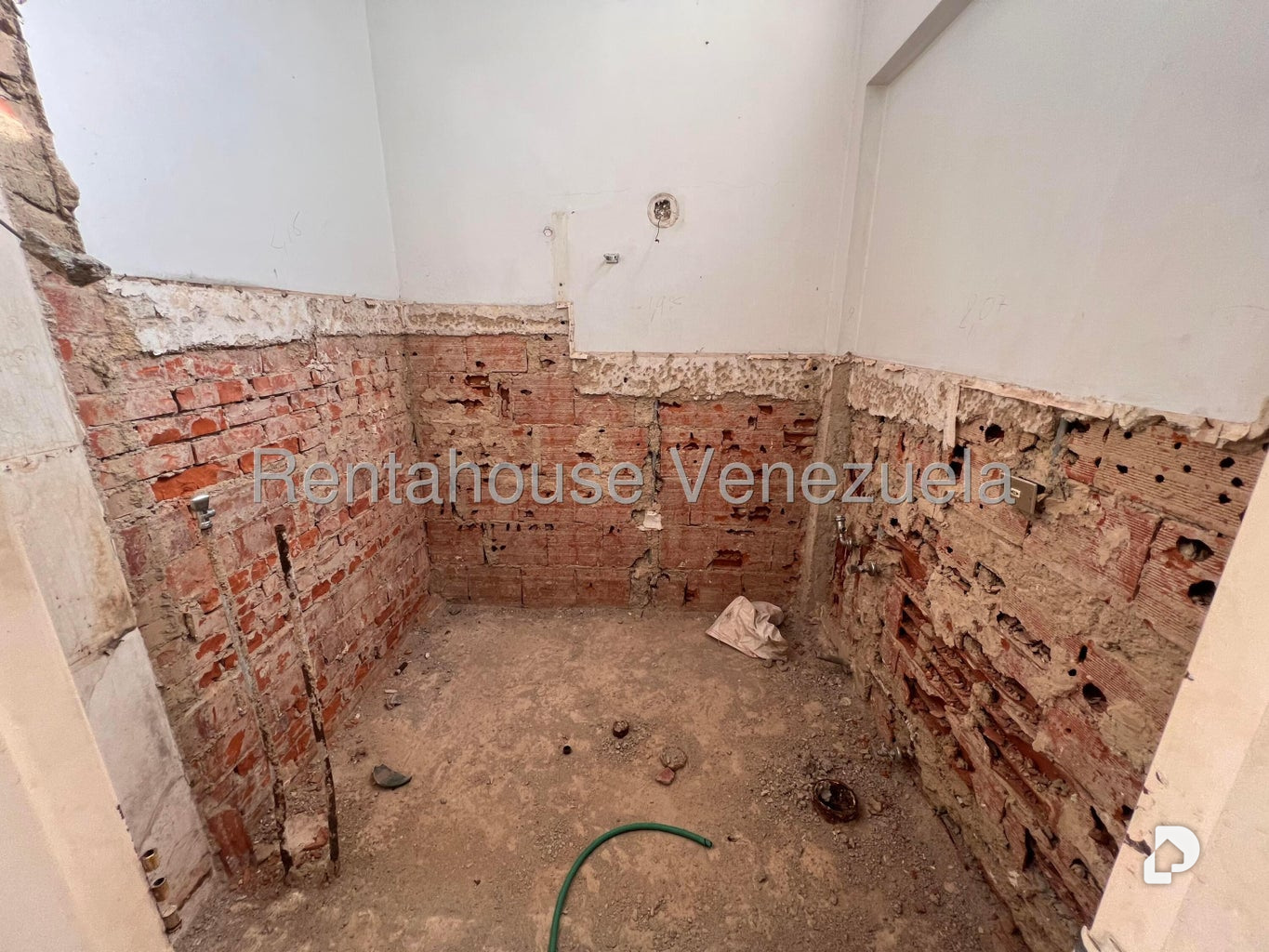 Casa en Los Palos Grandes, Caracas – 11