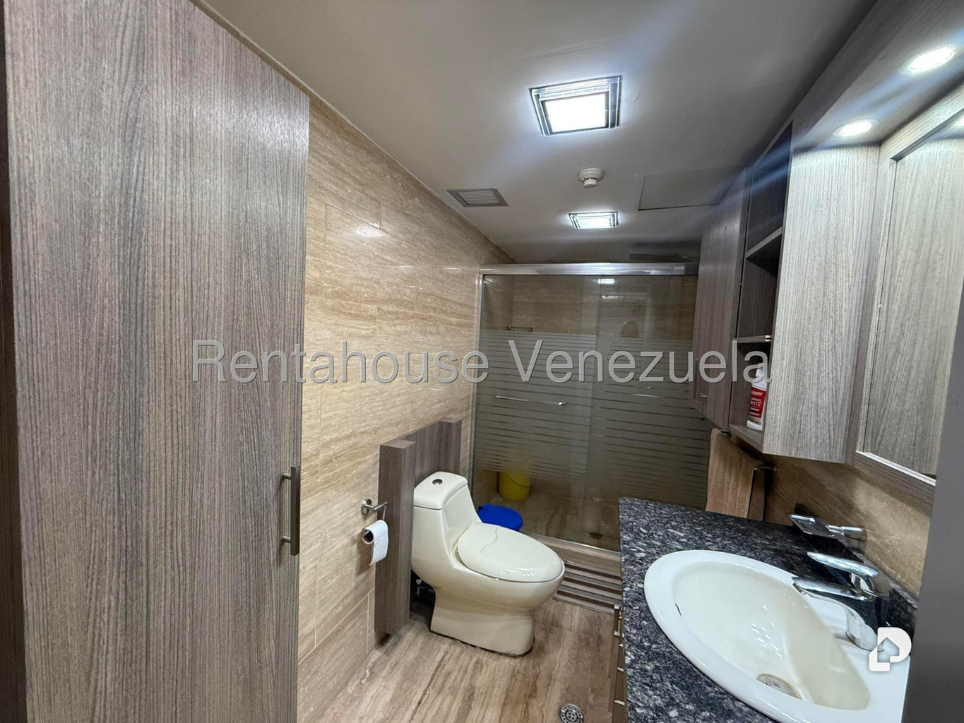 Commercial space in Los Dos Caminos, Caracas – 9