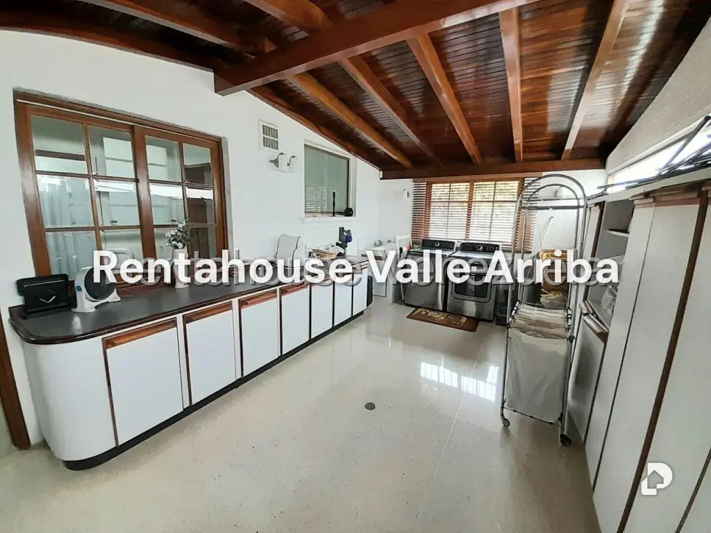 Casa en Colinas de La California, Caracas – 25