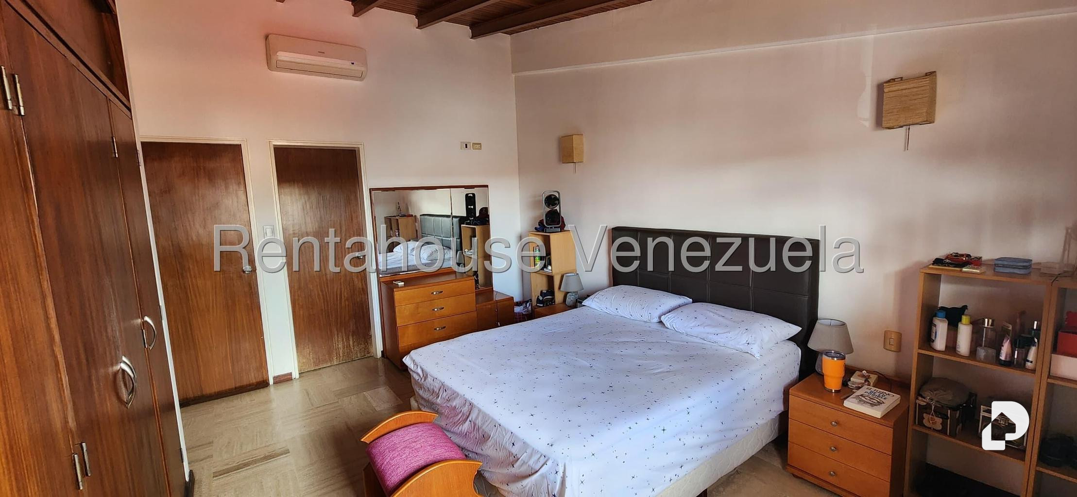 Casa en Alto Prado, Caracas – 27