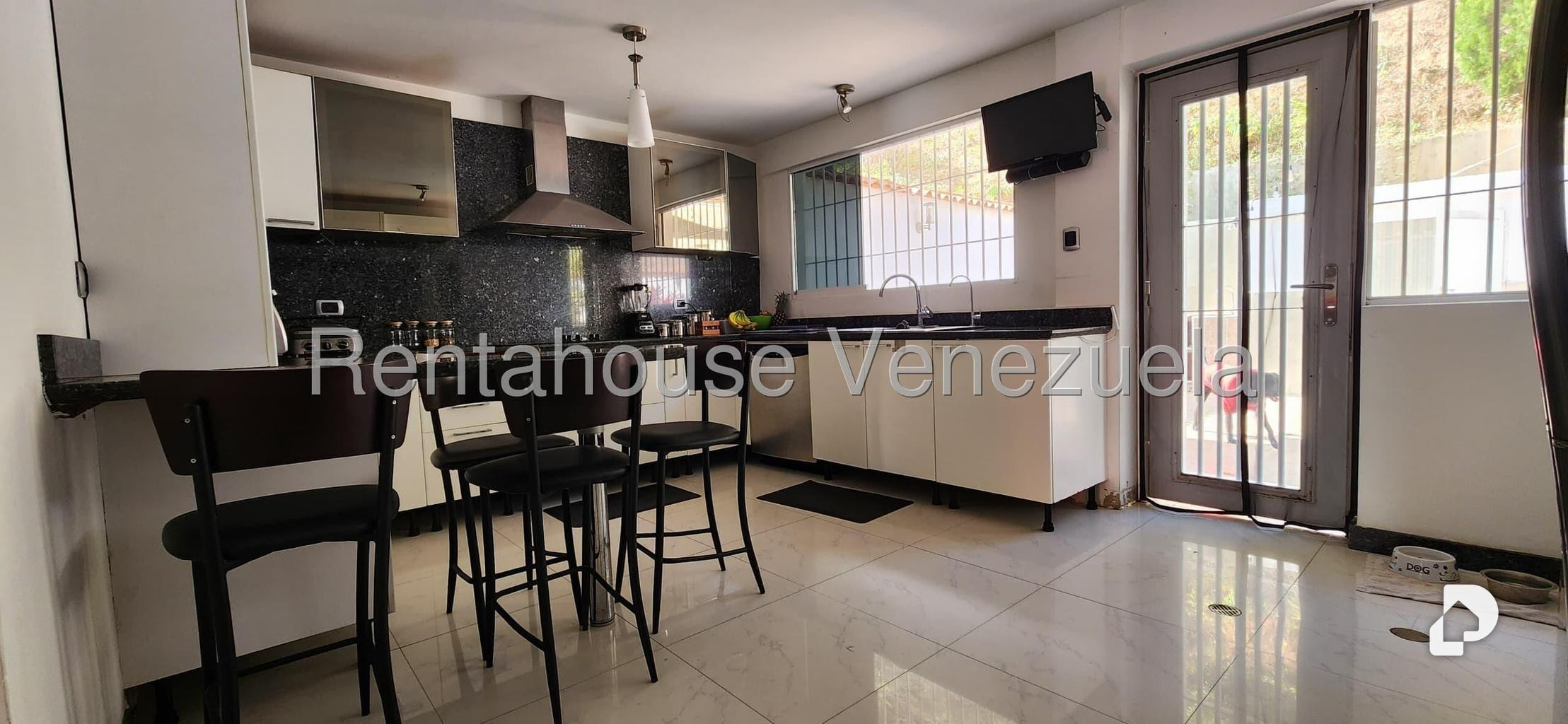 Casa en Alto Prado, Caracas – 18
