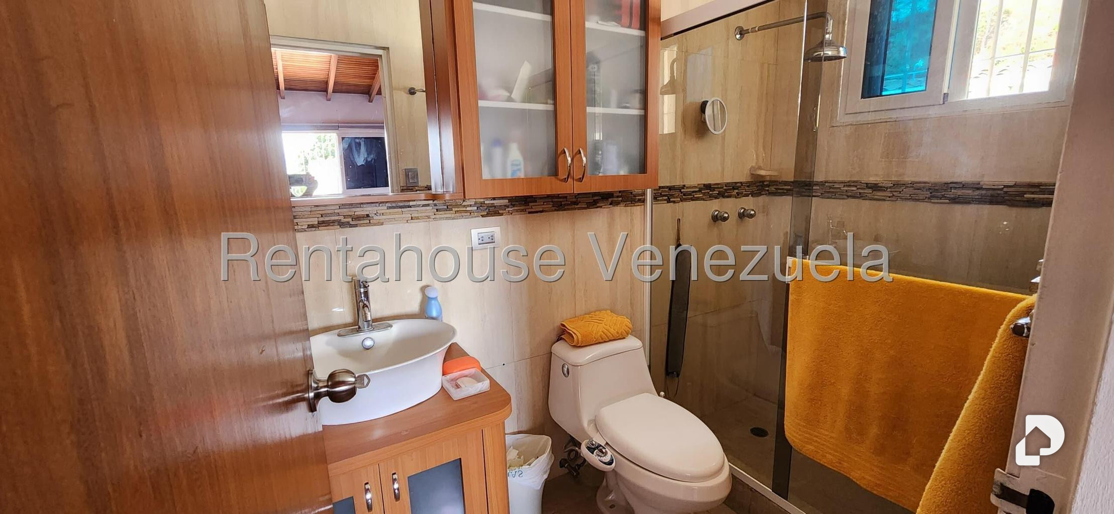 Casa en Alto Prado, Caracas – 30