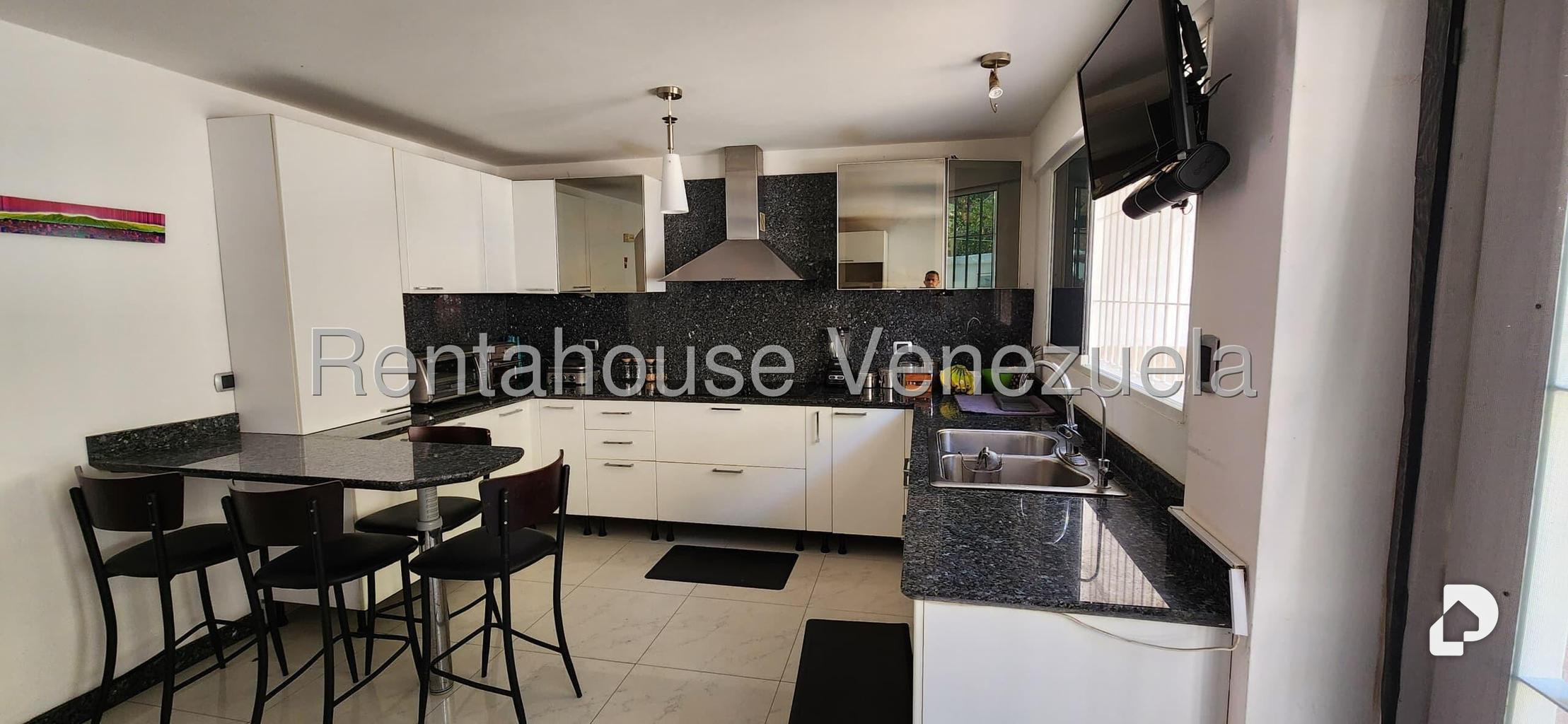 Casa en Alto Prado, Caracas – 17