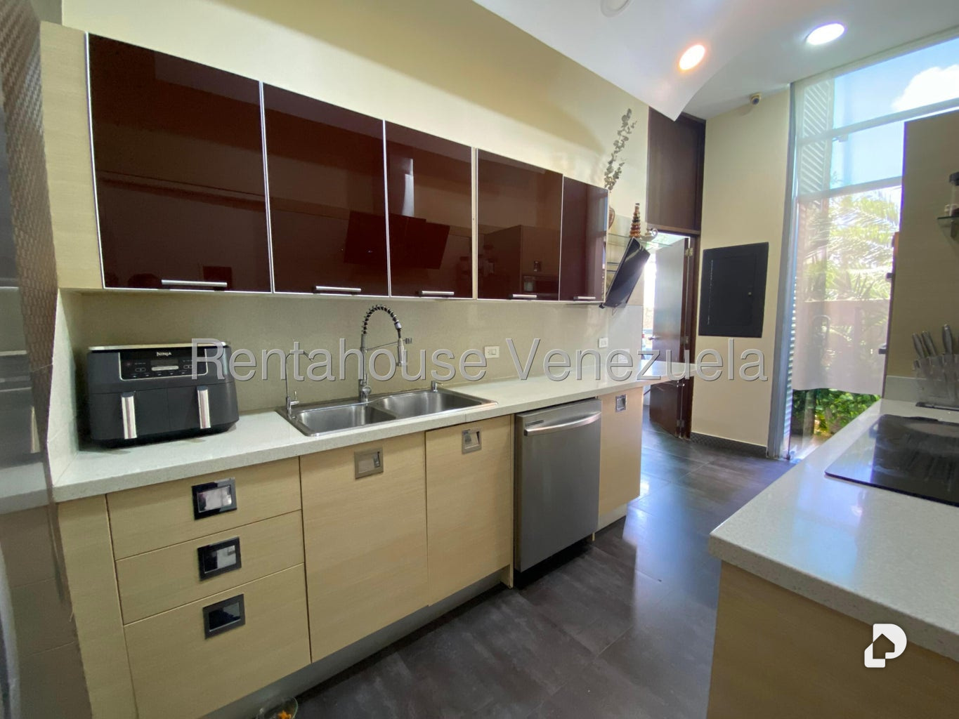Apartamento en Santa Rosa de Lima, Caracas – 11