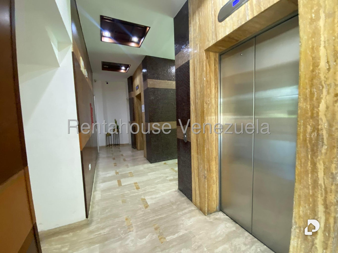 Apartamento en Santa Rosa de Lima, Caracas – 28