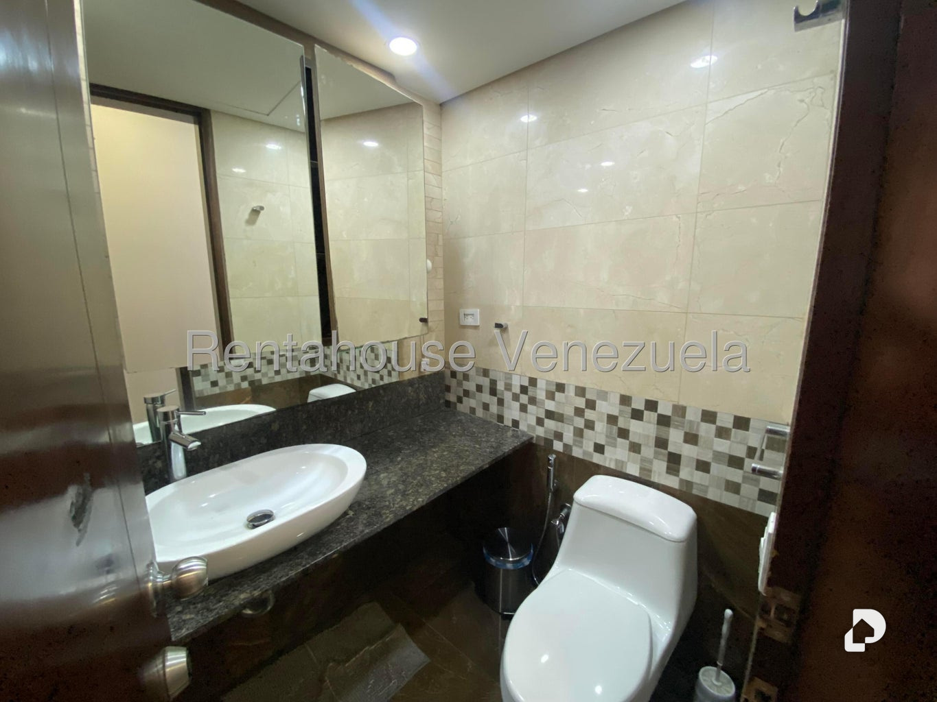 Apartamento en Santa Rosa de Lima, Caracas – 17