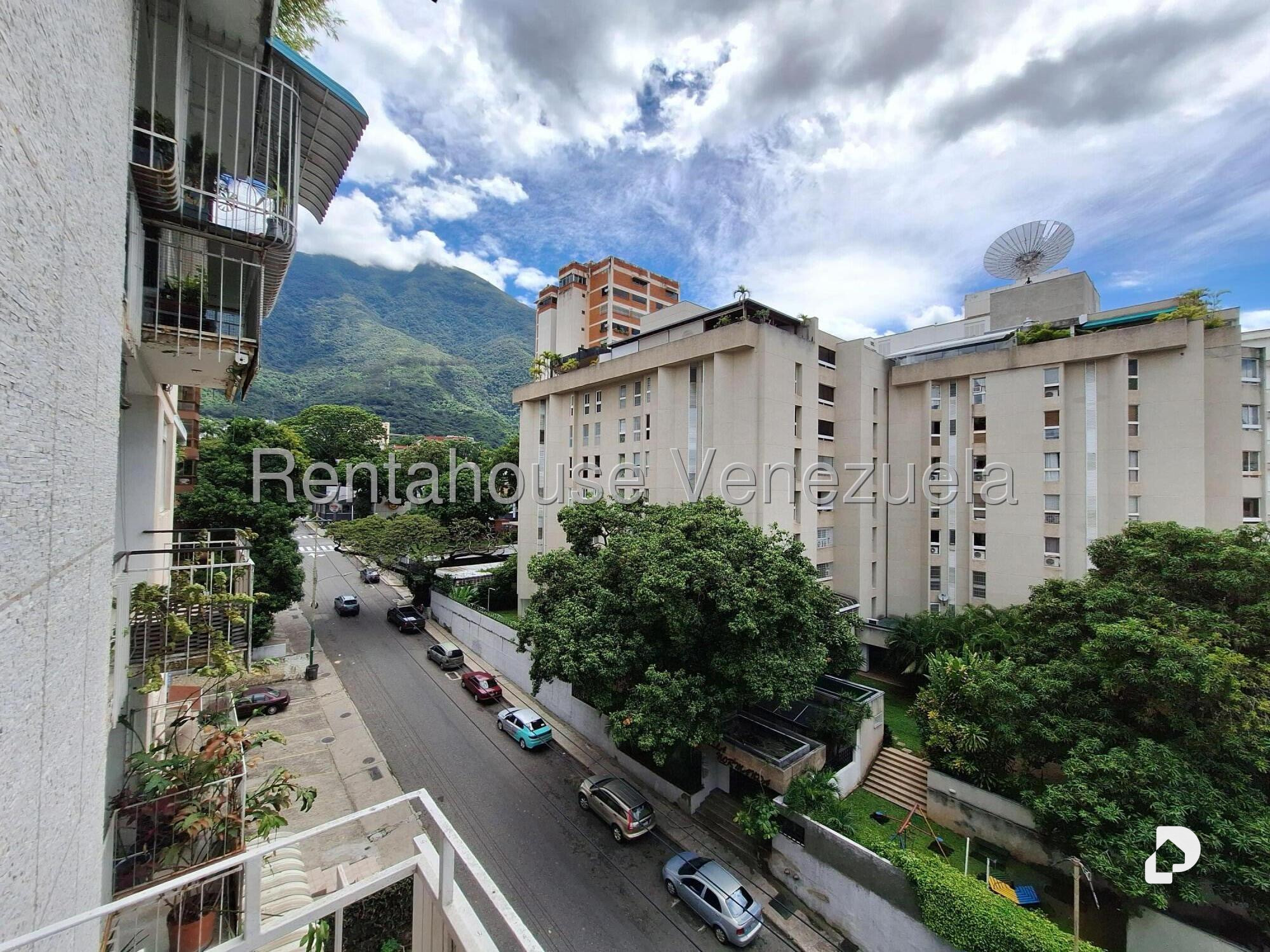 Apartamento en Los Palos Grandes, Caracas – 16
