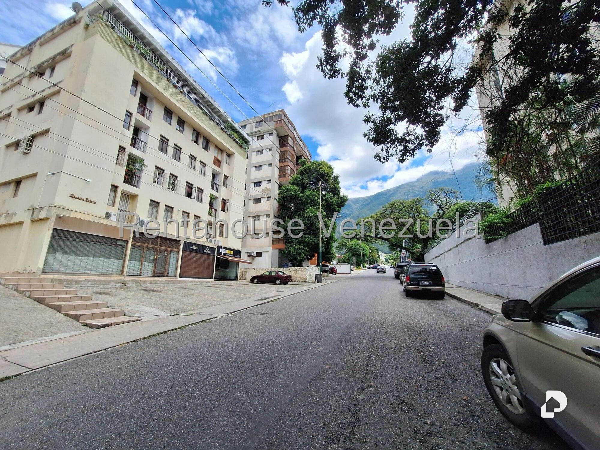 Apartamento en Los Palos Grandes, Caracas – 17