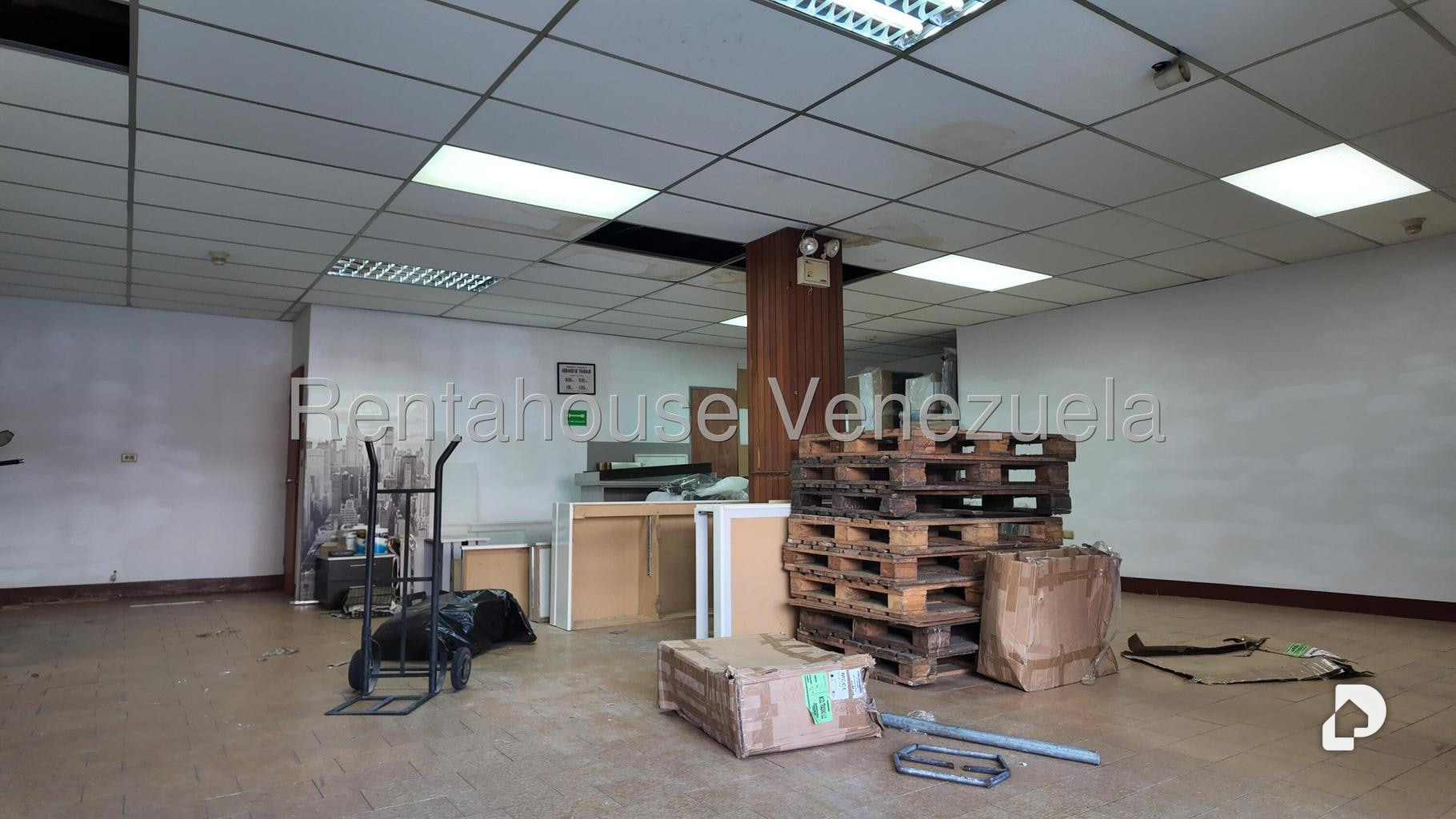 Local comercial en Boleíta Sur, Caracas – 12