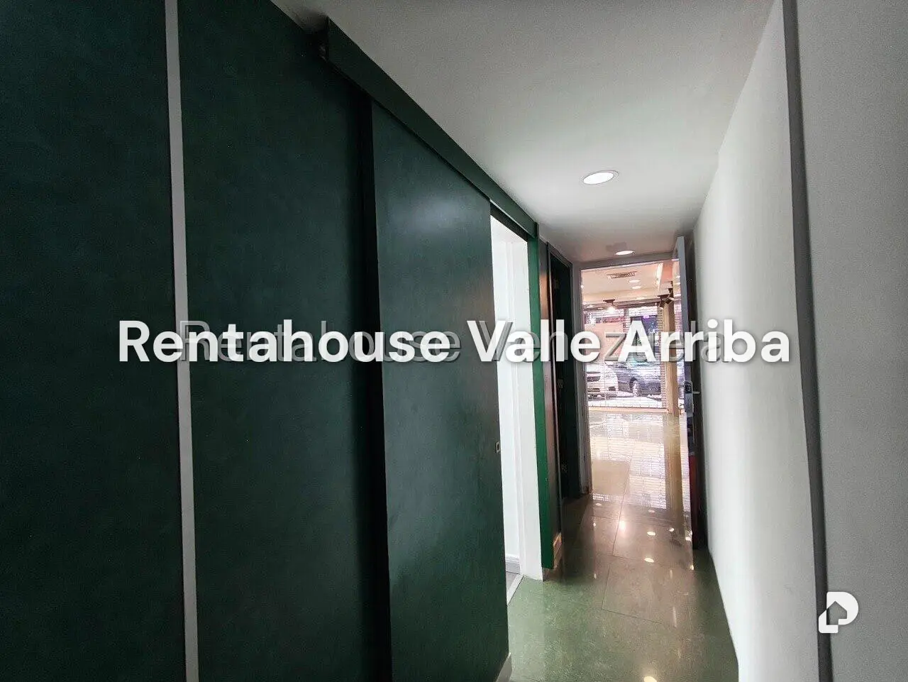 Local comercial en Altamira, Caracas – 16