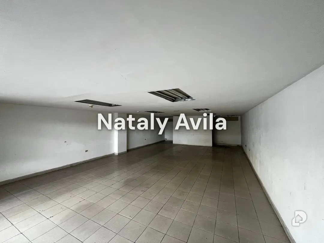 Local comercial en Catedral, Valencia – 2