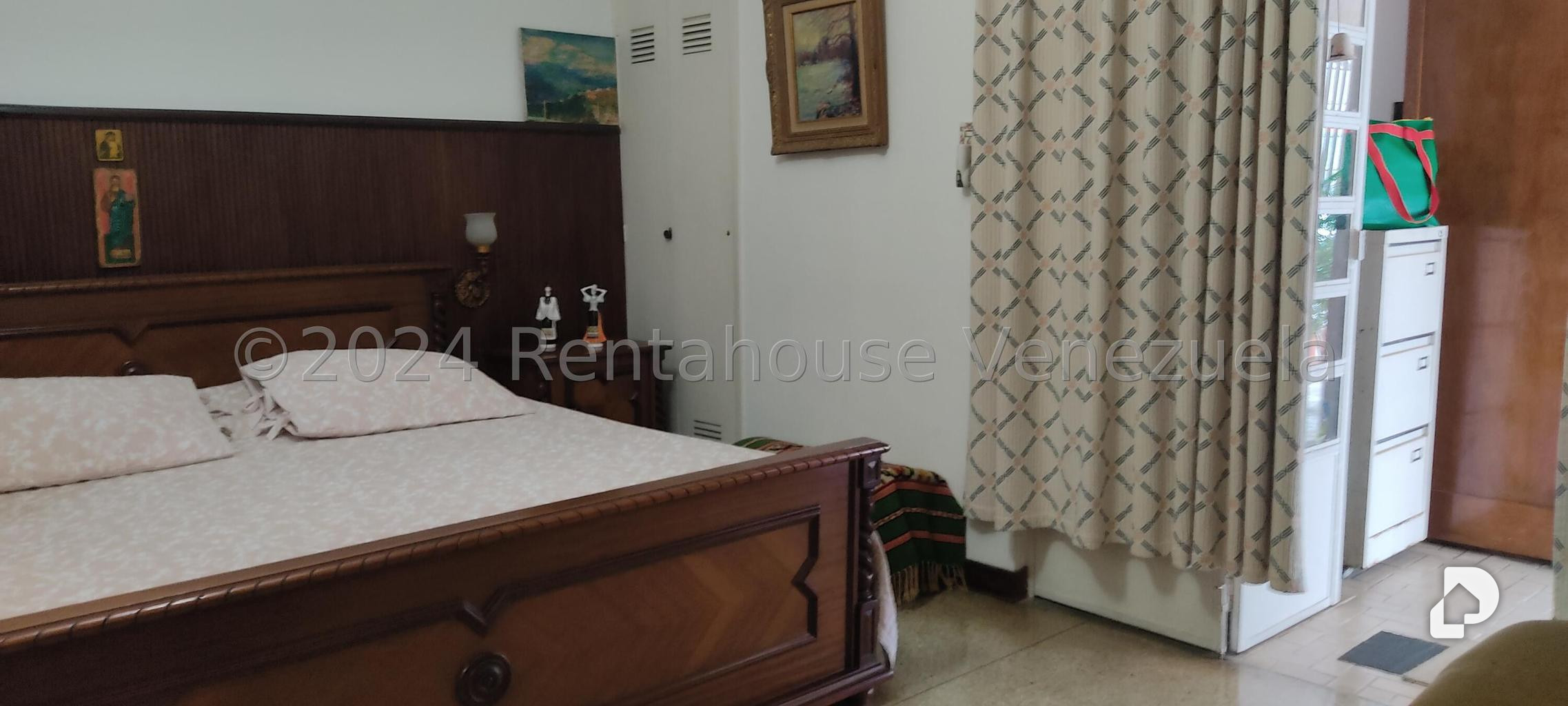 Casa en Los Palos Grandes, Caracas – 27