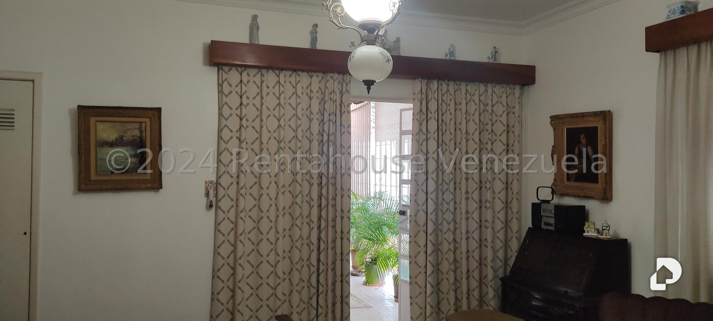Casa en Los Palos Grandes, Caracas – 26
