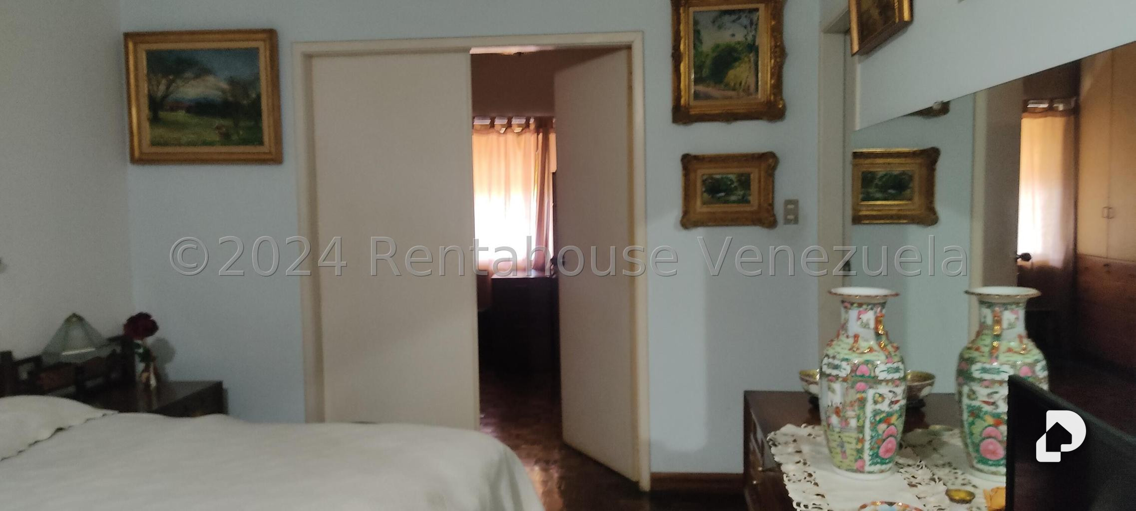 Casa en Los Palos Grandes, Caracas – 23