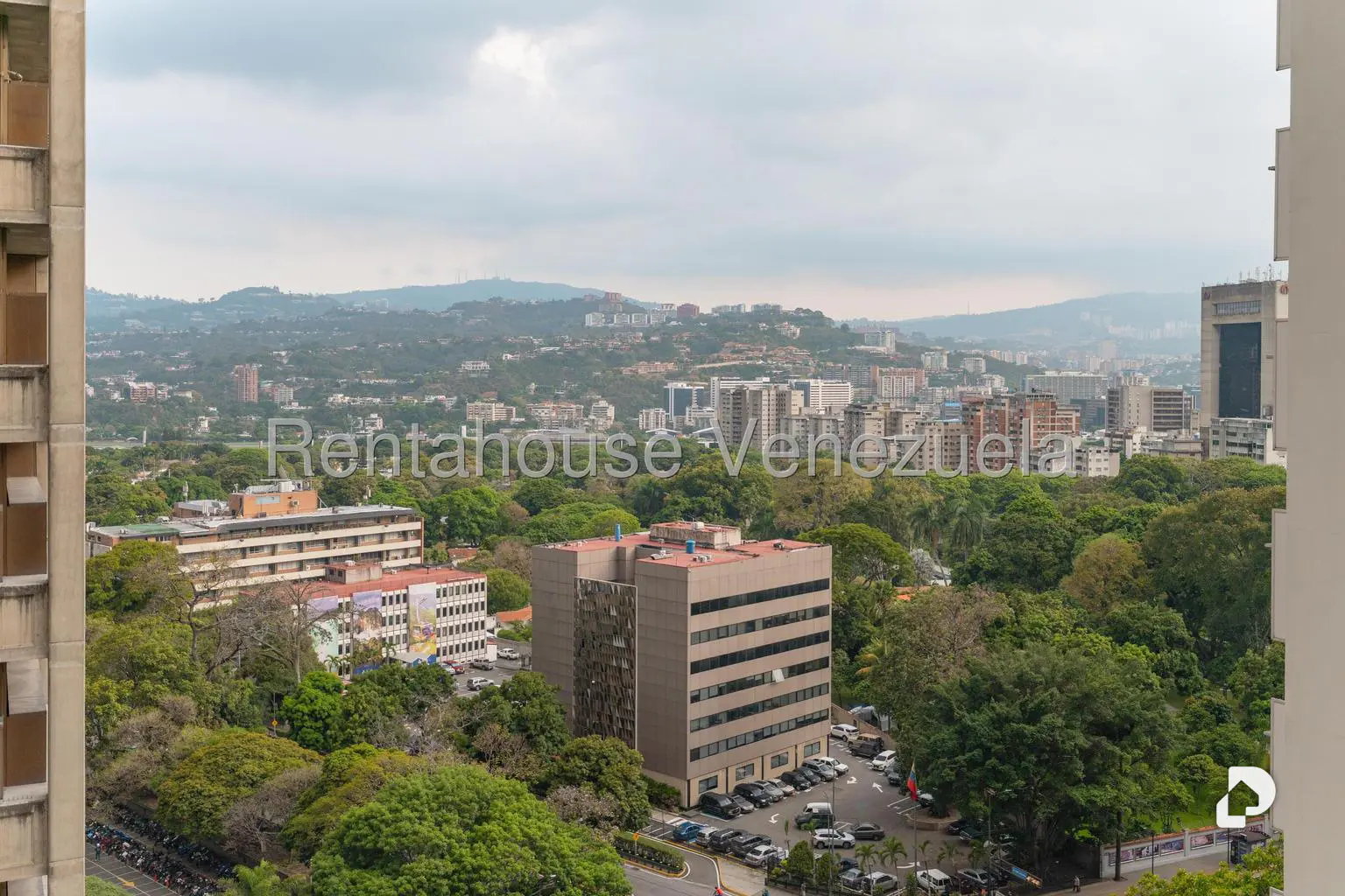 Oficina en Los Palos Grandes, Caracas
