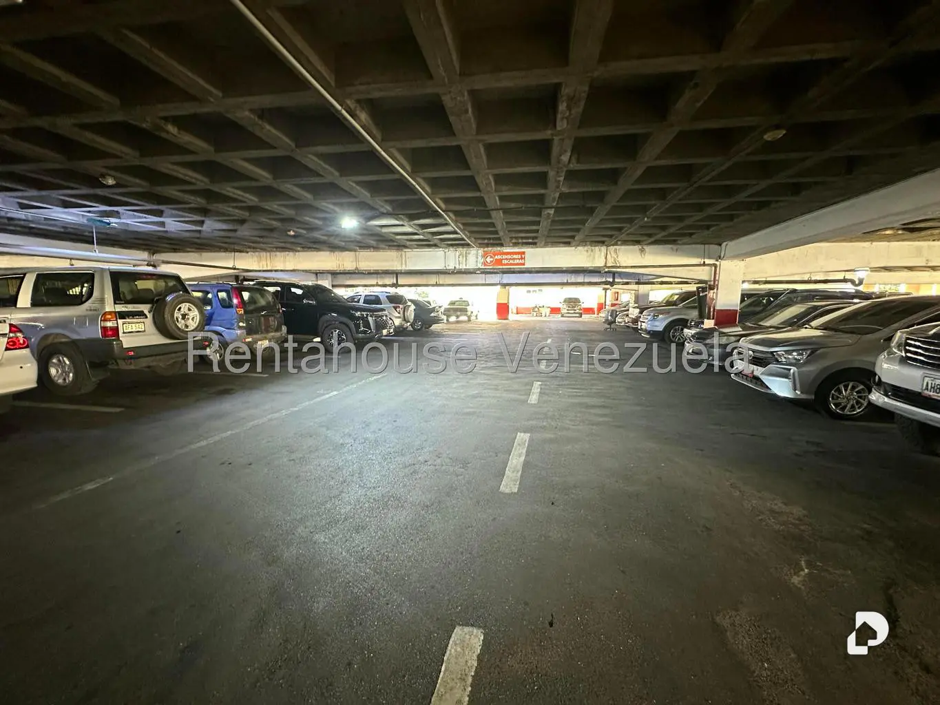 Oficina en Los Palos Grandes, Caracas