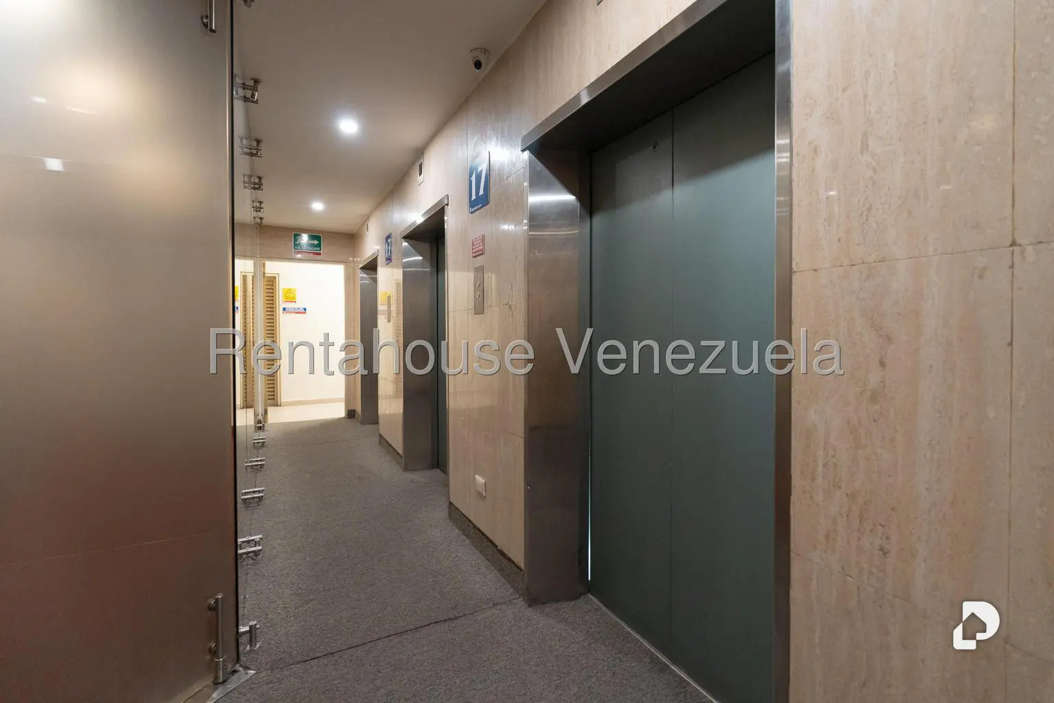 Oficina en Los Palos Grandes, Caracas