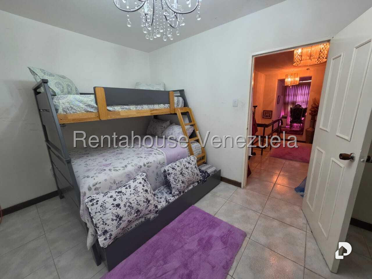 Casa en La California Sur, Caracas – 17