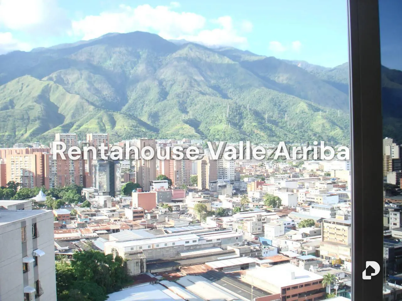 Oficina en Los Cortijos de Lourdes, Caracas – 28