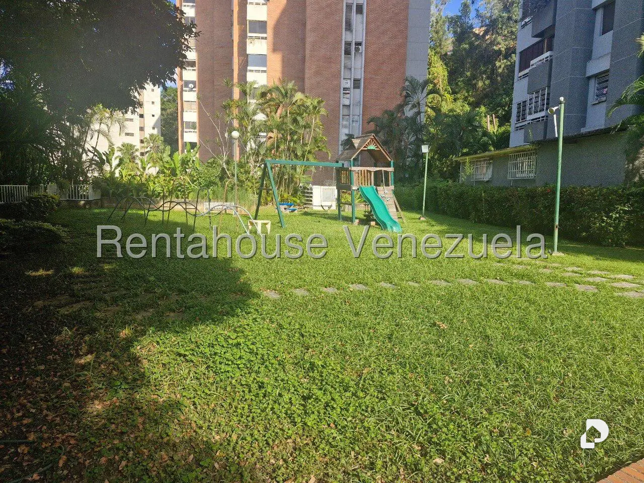 Apartamento en Los Naranjos (del Cafetal), Caracas – 24