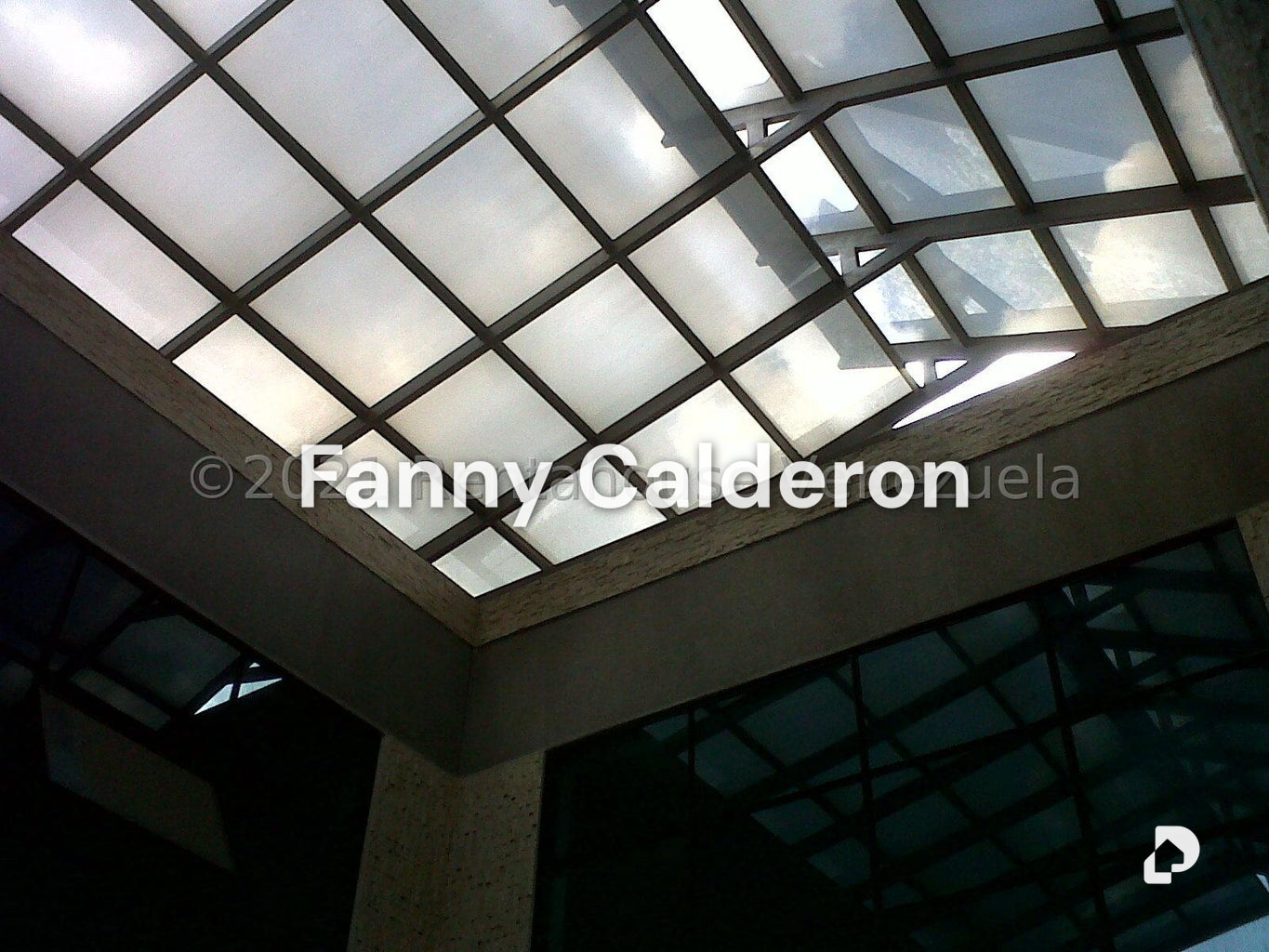 Edificio en Sabana Grande, Caracas – 15