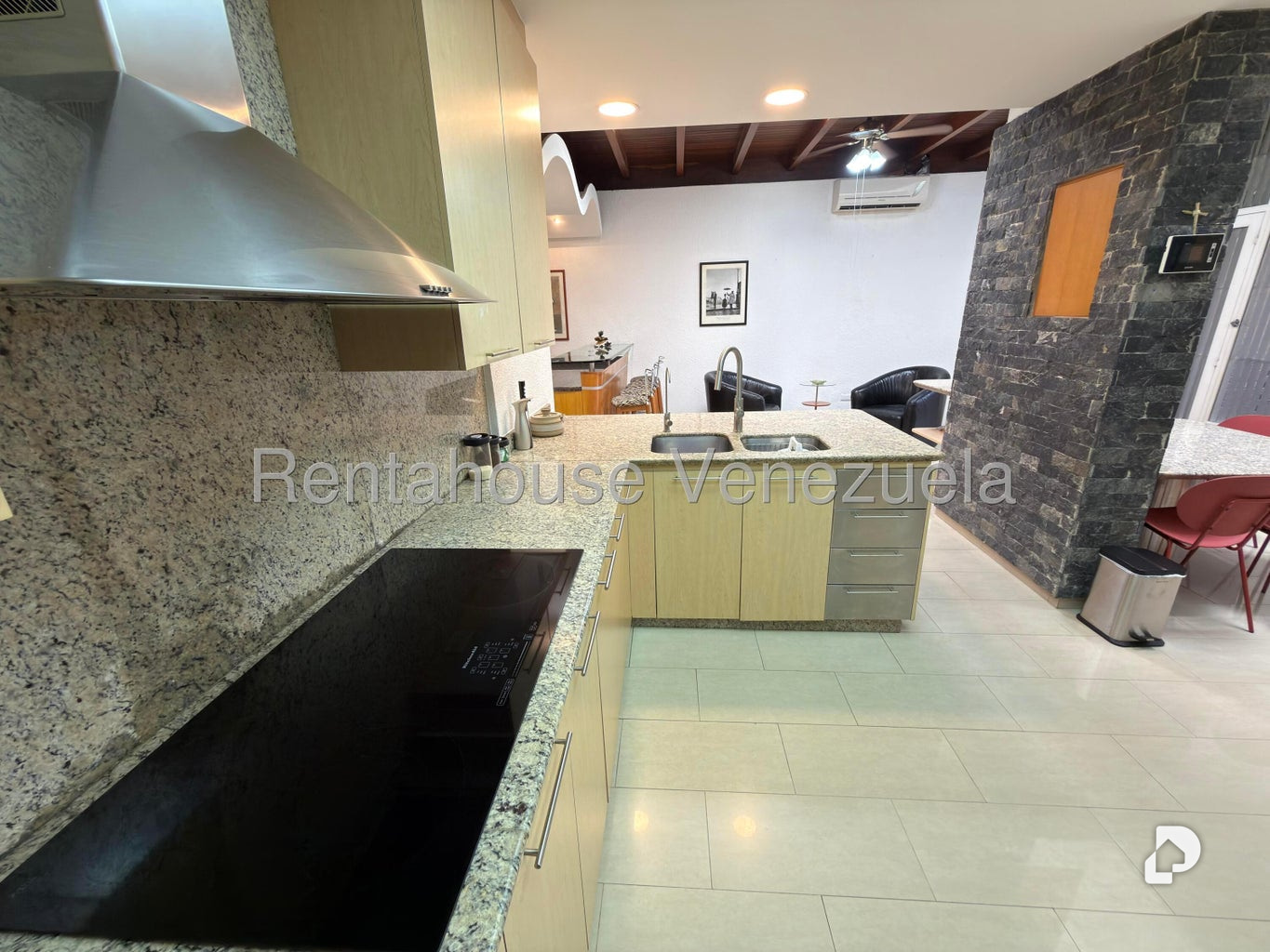 Casa en Alto Prado, Caracas – 14