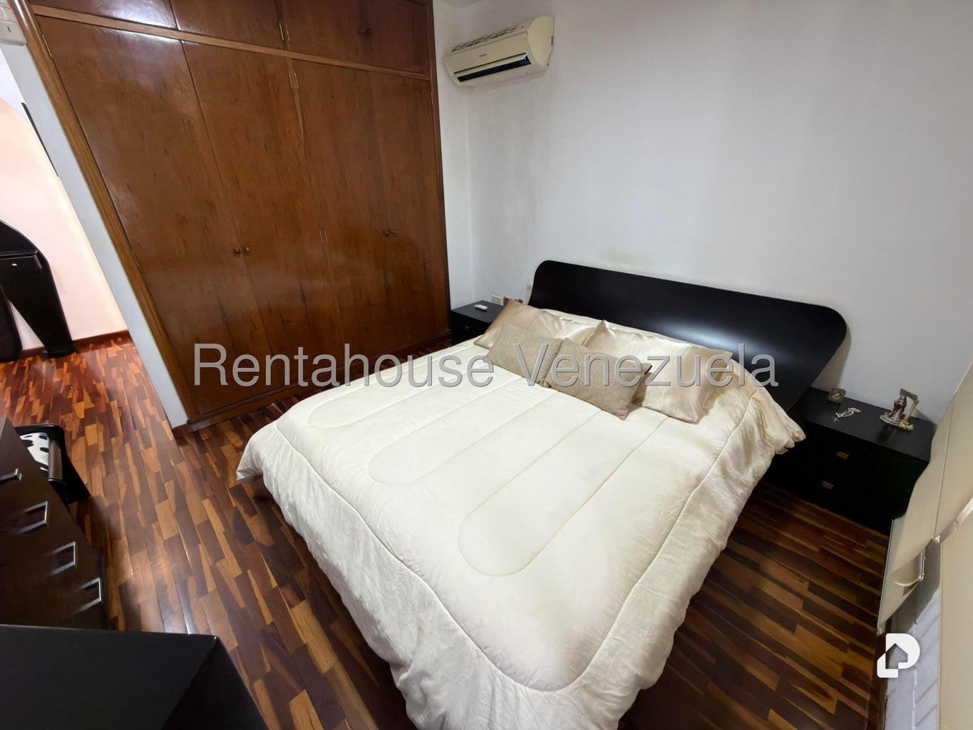 Casa en Alto Prado, Caracas – 27
