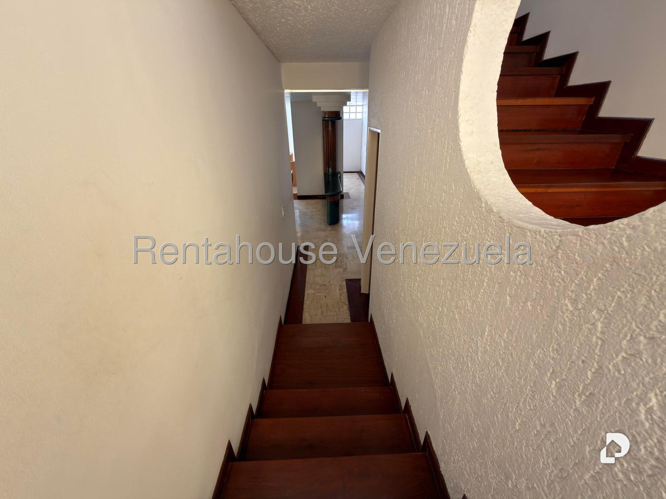 Casa en Alto Prado, Caracas – 25