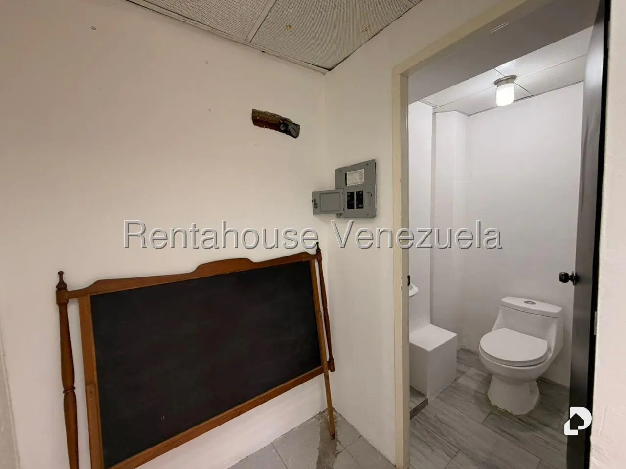 Local comercial en Prados del Este, Caracas – 3