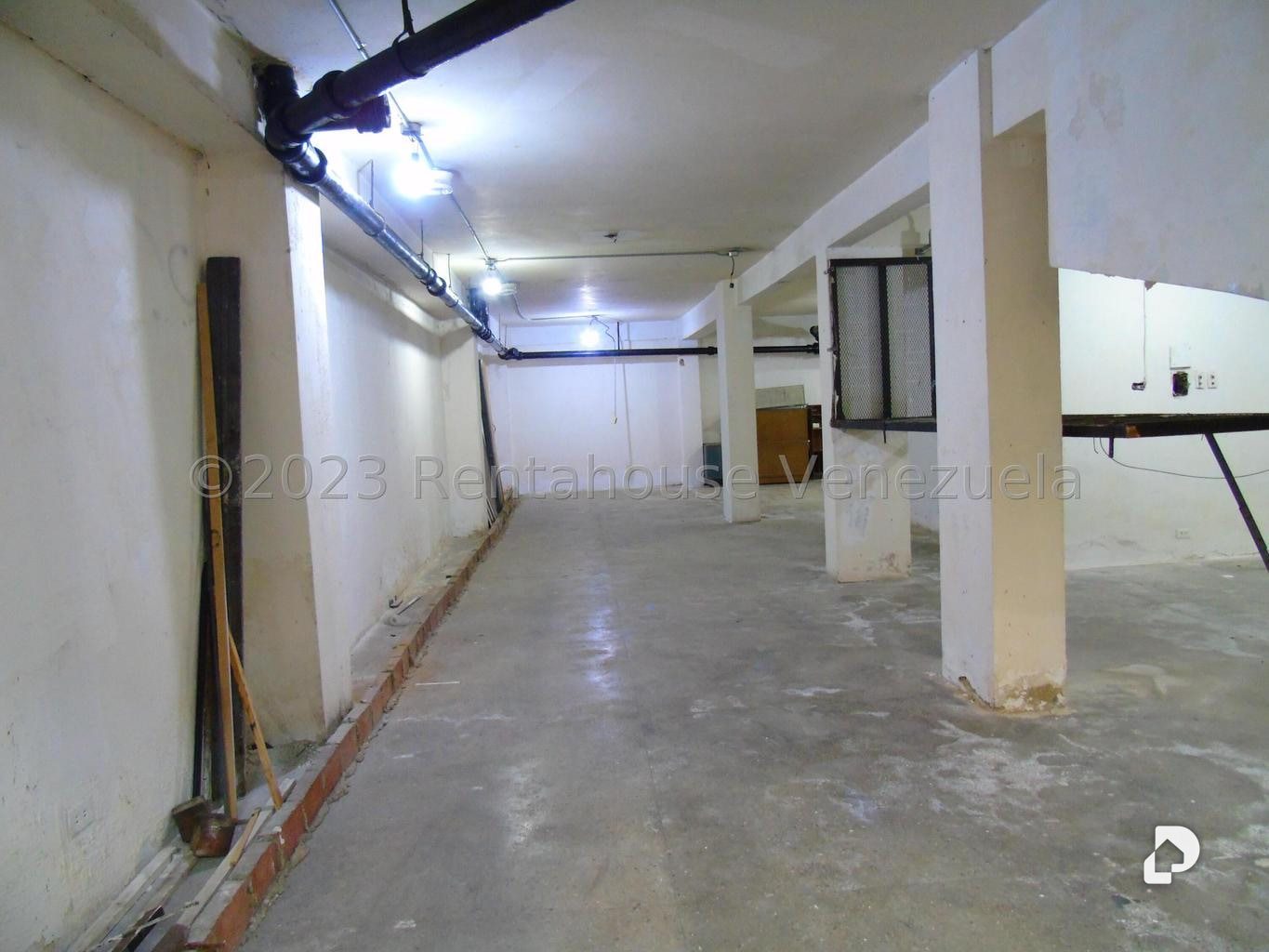 Local comercial en Parroquia La Candelaria, Caracas – 11