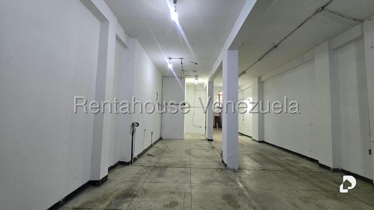 Local comercial en Parroquia La Candelaria, Caracas – 23