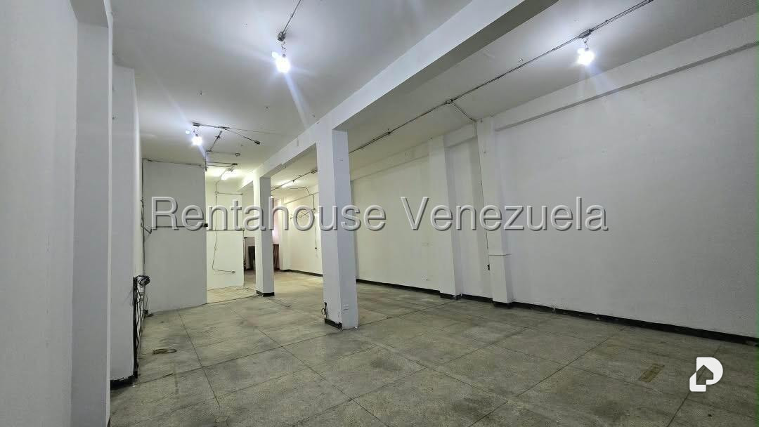 Local comercial en Parroquia La Candelaria, Caracas – 16