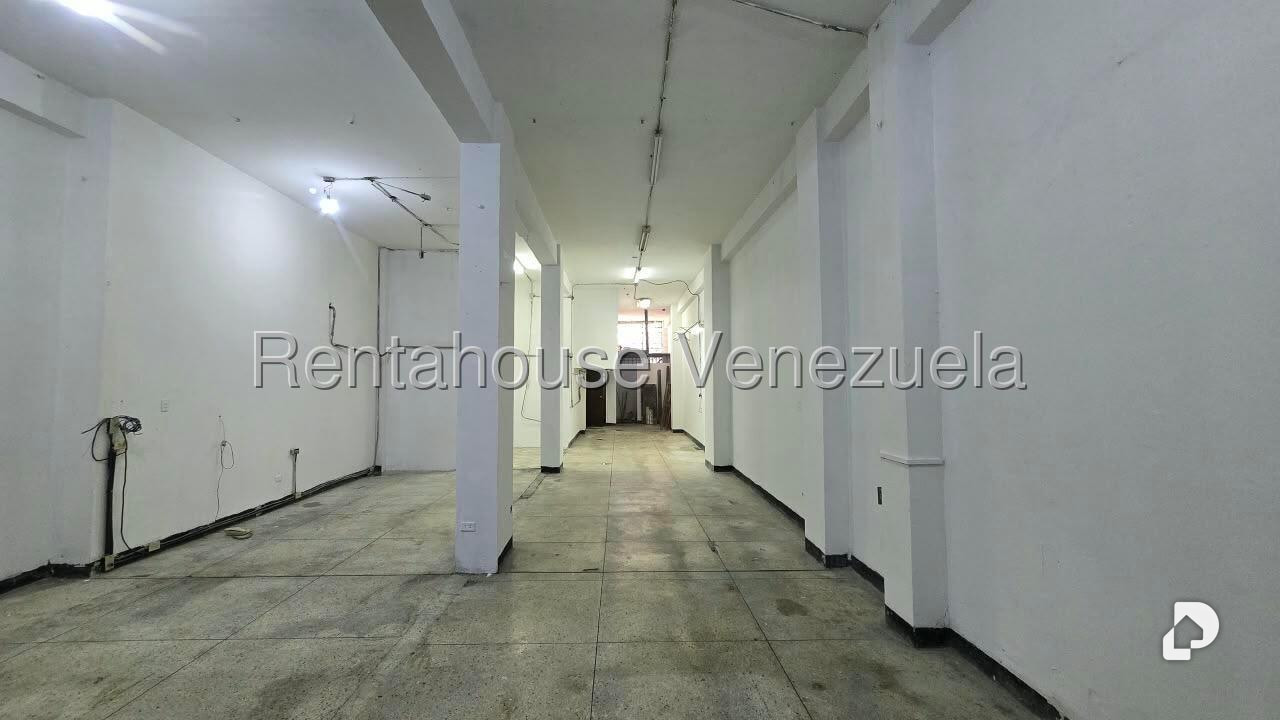 Local comercial en Parroquia La Candelaria, Caracas – 26