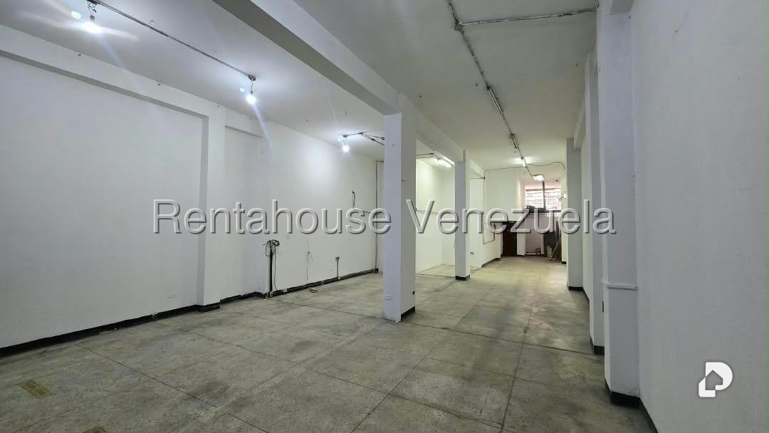 Local comercial en Parroquia La Candelaria, Caracas – 18