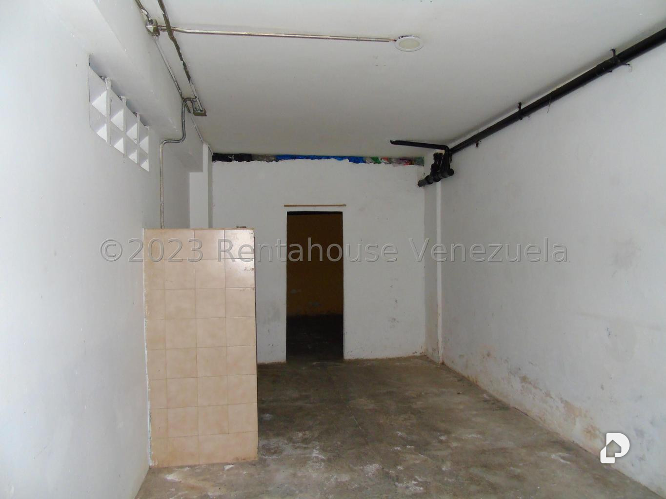Local comercial en Parroquia La Candelaria, Caracas – 12