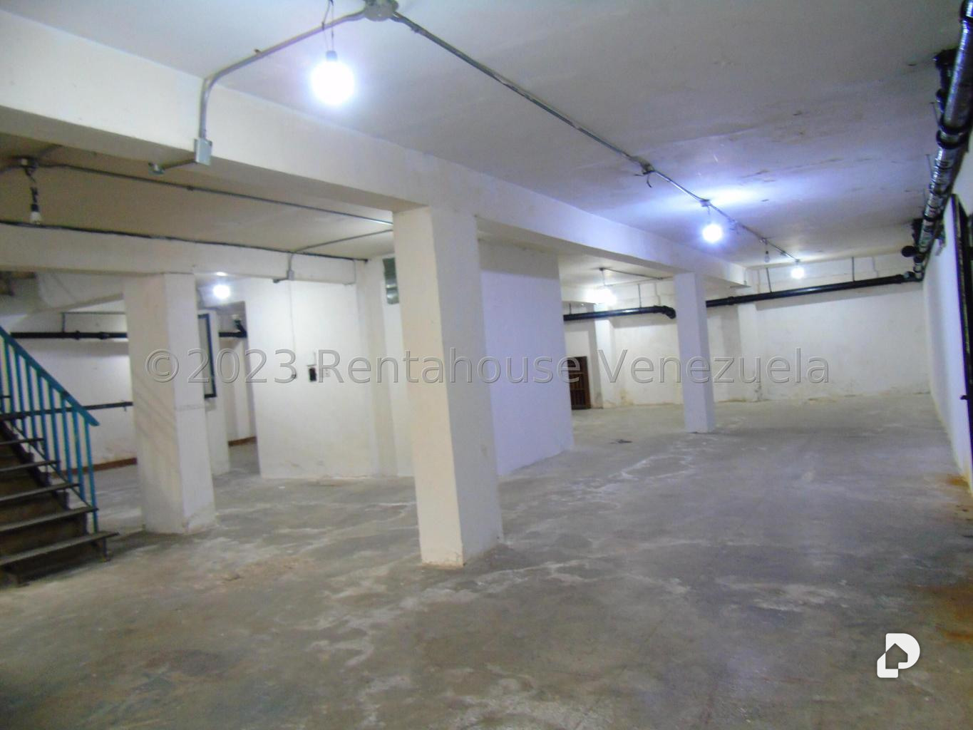 Local comercial en Parroquia La Candelaria, Caracas – 8