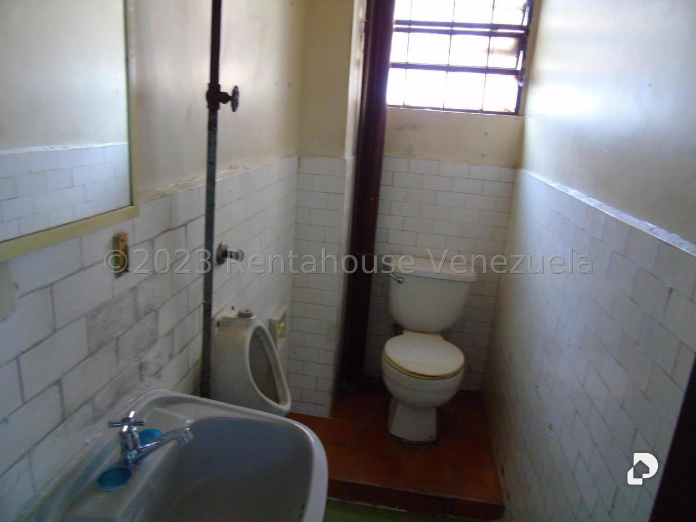 Local comercial en Parroquia La Candelaria, Caracas – 10